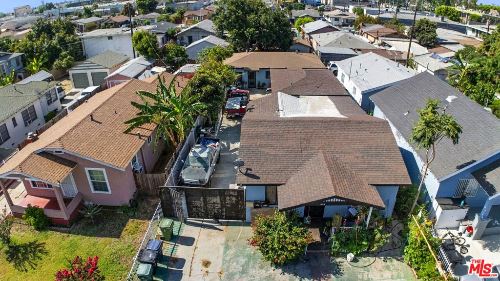 1526 E 77th Place