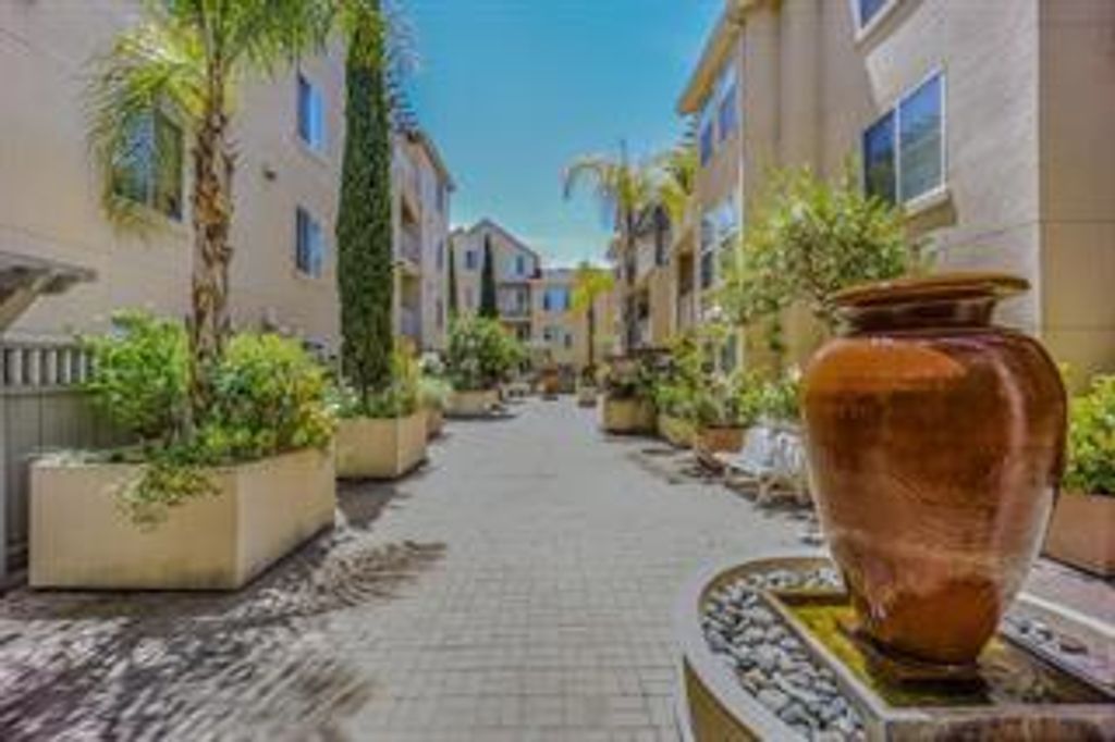 Photo of 2255 Showers Drive #141, Mountain View, CA 94040 (MLS # ML82039103)