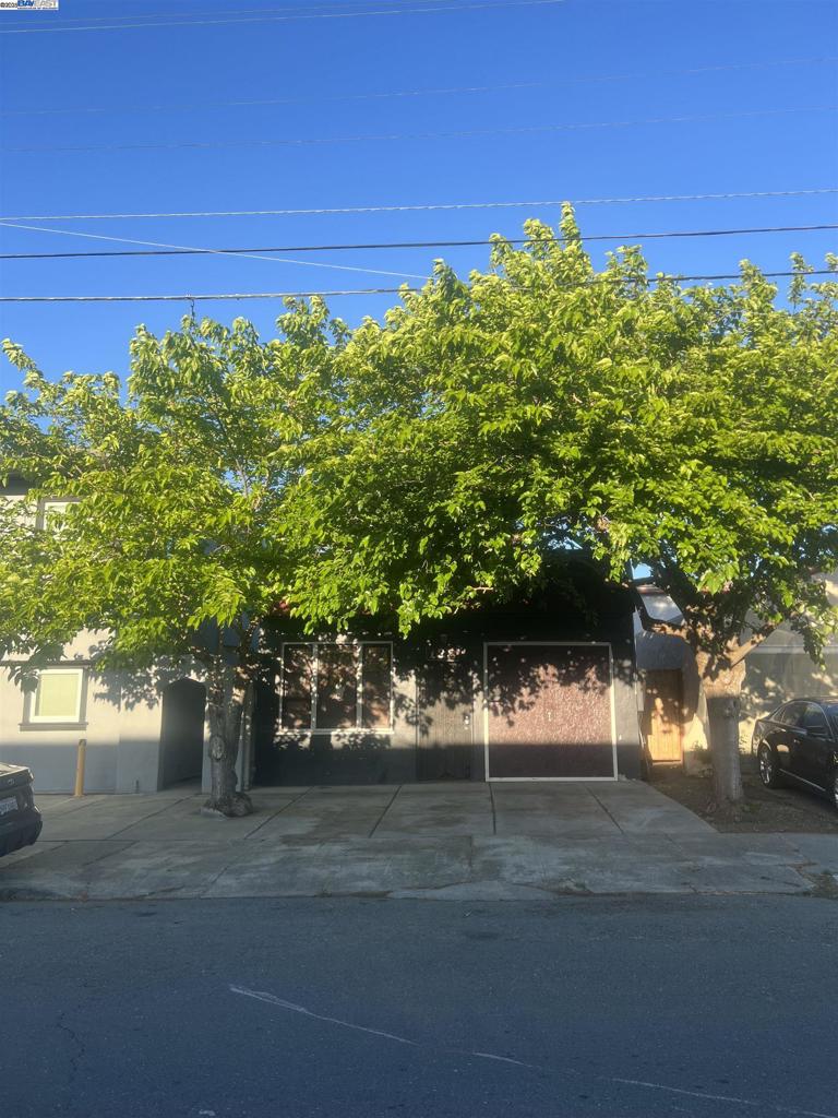 Excellent opportunity for builders, contractors or a home buyer who wants to build his own home the way they want it. Start building your own place that you can call home with finishes and touches of your own! or build and sell it for a flip. Lots of opportunities. Currently is a commercial building that city of Vallejo will allow to convert into a single family home. This could be the perfect home! come take a look now and don't miss this opportunity to own this.