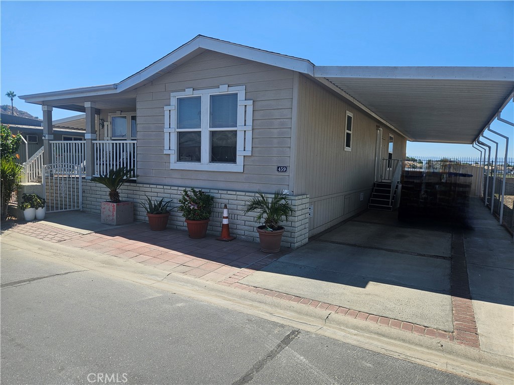 Move-In Ready Mobile Home in Jurupa Valley – Low Space Rent!
Offered at an affordable space rent of approximately $1,055/month, this beautifully maintained all-ages mobile home presents an incredible opportunity to own in the desirable Crestmore Mobile Home Park, located in Jurupa Valley, Riverside County. Close to Mount Rubidoux!
This charming home features:
3 spacious bedrooms & 2 full bathrooms
Master suite with attached bathroom and dual vanity
Open-concept living area with a breakfast bar and generous tile countertops
New laminate flooring throughout (tile in bathrooms)
Covered side patio – ideal for family gatherings, morning coffee, or reading a great book.(CENTRAL AC)
Three dedicated parking spaces! AMENITIES INCLUDE POOL, GYM, PLAYGROUND, & EVENT ROOM/CLUBHOUSE!
Enjoy convenience at your doorstep – located just minutes from Downtown Riverside, with easy access to freeways 91, 15, and 60. Close to schools, shopping centers, restaurants, and gas stations.
