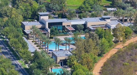 56 Chasma Irvine CA 92618