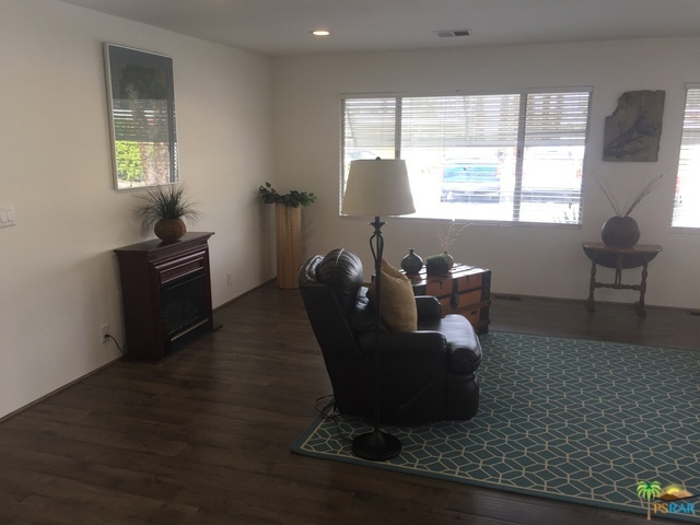 Palm Springs View Es - Manufactured In Park