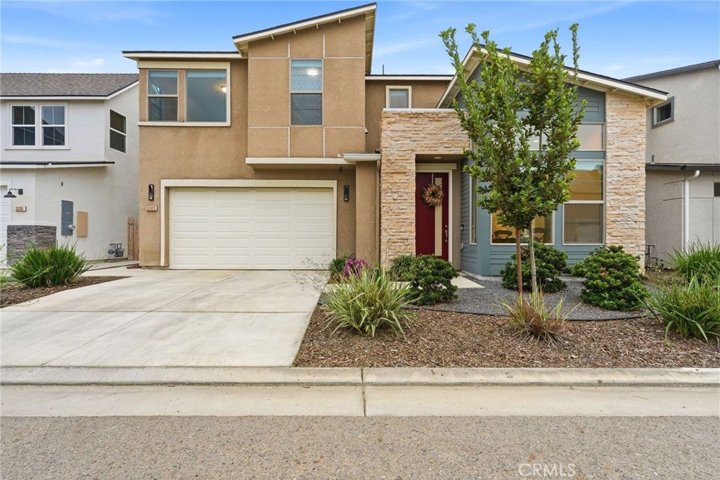 3345 W Florence