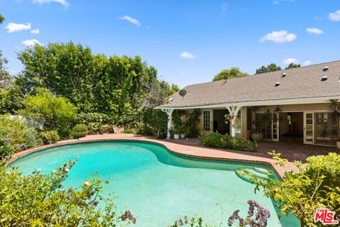 Photo of 16011 Meadowcrest Road, Sherman Oaks, CA 91403 (MLS # 26993877)