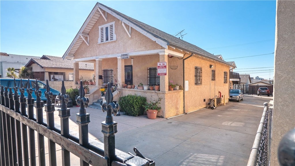 2432 Fairmount Street