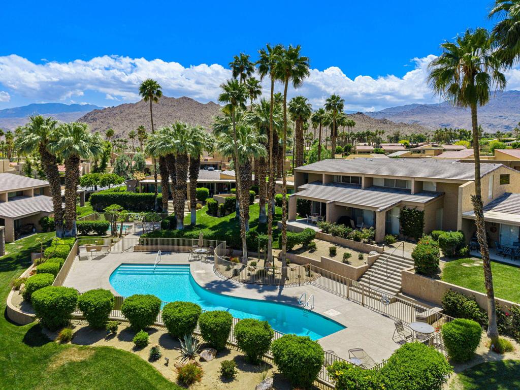 48892 Quercus Lane