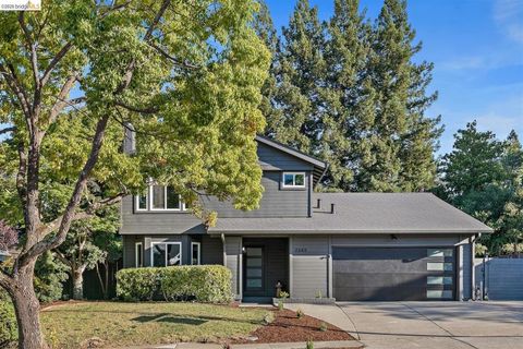 Photo of 3248 Twin Oaks Dr DR, Napa, CA 94558 (MLS # 41138496)