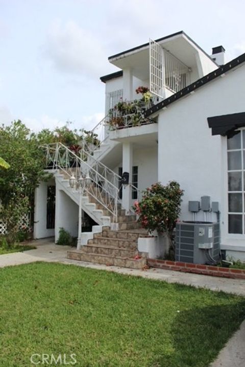 Photo of 2546 S Bronson Ave, Los Angeles, CA 90018 (MLS # CV26031321)