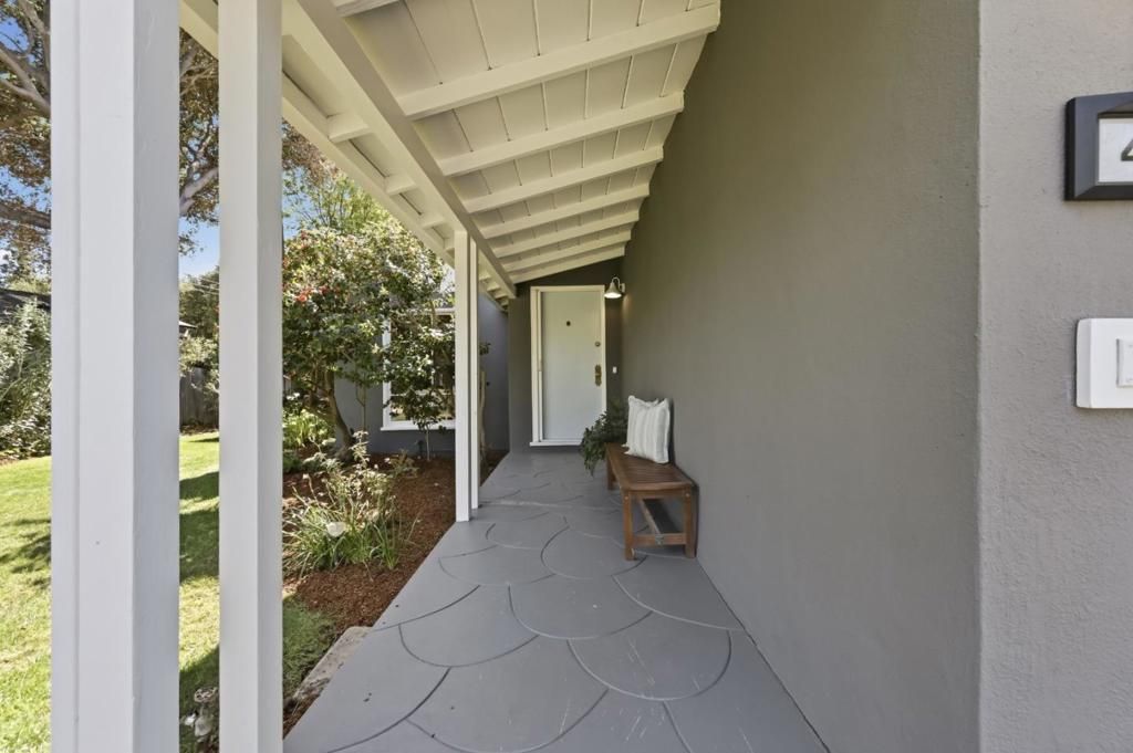 Photo of 415 Oak Court, Menlo Park, CA 94025 (MLS # ML82041886)
