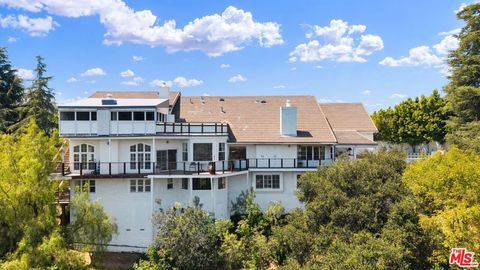 2312 Kimridge Road Beverly Hills CA 90210