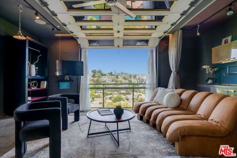 Photo of 2528 Dearborn Drive, Los Angeles, CA 90068 (MLS # 25595799)