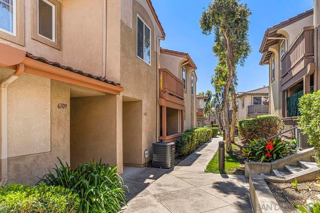 Photo of 6113 Paseo Granito, Carlsbad, CA 92009 (MLS # 260006822SD)
