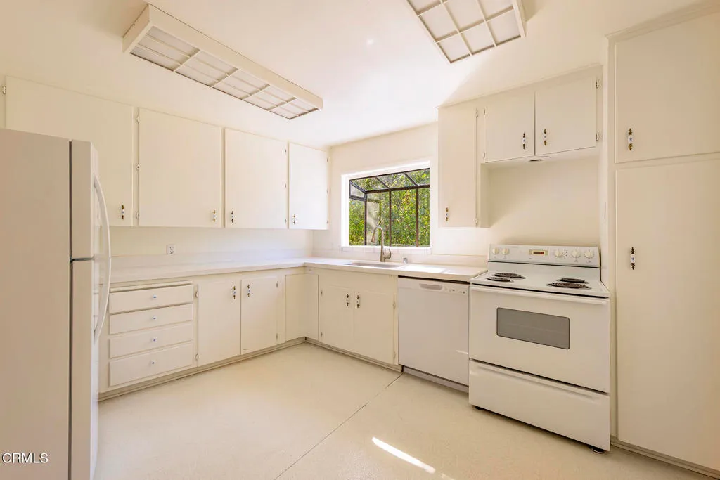 Ojai, California 93023, United States, 2 Bedrooms Bedrooms, ,2 BathroomsBathrooms,Residential,Active,174902