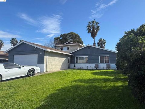 Photo of 2217 Manzanita Way Way, Antioch, CA 94509 (MLS # 41124225)