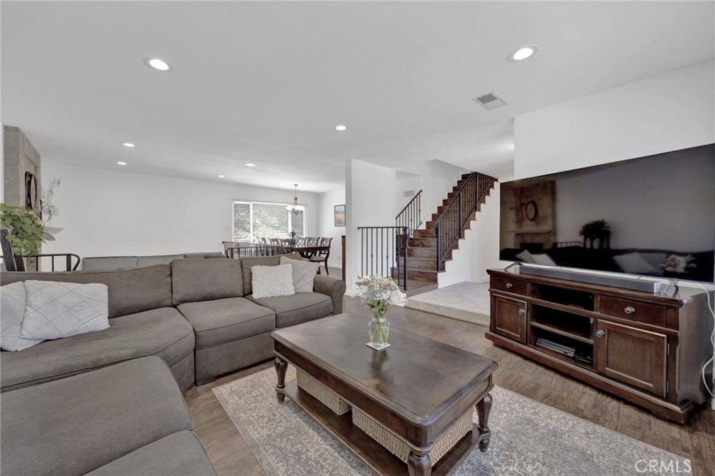 Properties 4 8373 Denise Lane