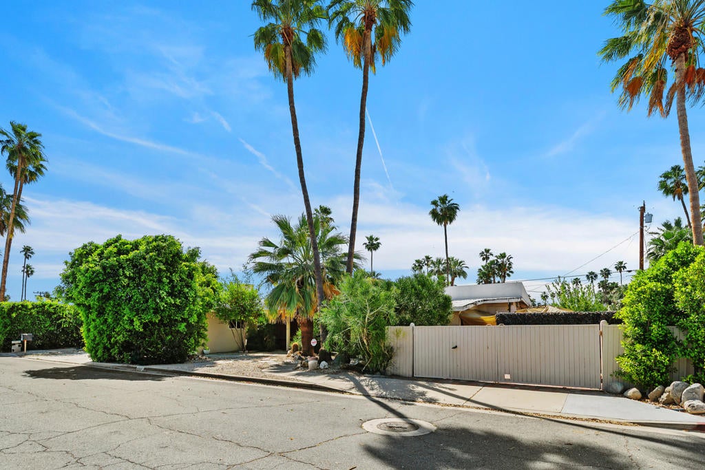 1077 S Riverside Drive