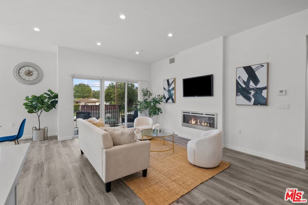 Properties 4 5110 Cahuenga Boulevard