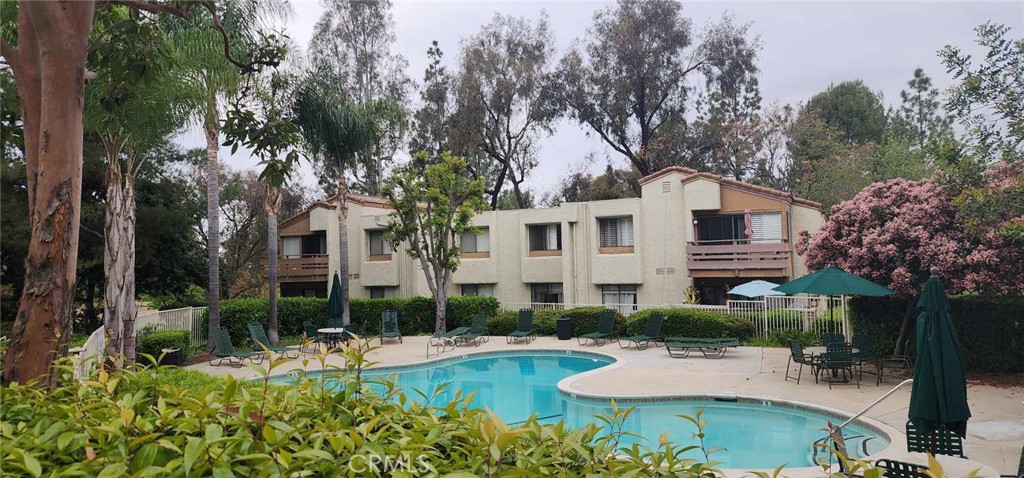 New Listing in Diamond Bar, CA!
22890 Hilton Head Dr #289, Diamond Bar, CA 91765
Offered at $2,500 per month (updated)
Looking for comfort, convenience, and a prime location? This beautifully updated 2-bedroom, 1-bath condo is nestled in a gated community with resort-style amenities including pool, spa, clubhouse, tennis courts, and more!
Downstairs unit with private balcony
Updated kitchen with modern finishes
In-unit laundry hookup + 2-car ports
Tenants to bring in refrigerator and washer dryer machine
Great school district & easy freeway access
Close to shopping, restaurants, and parks
Ready to move in—schedule your tour today!