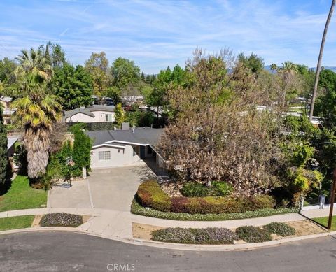 18817 Stagg Street Reseda CA 91335