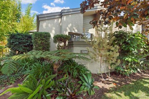 Photo of 3244 Caminito Eastbluff #44, La Jolla, CA 92037 (MLS # 250041318SD)