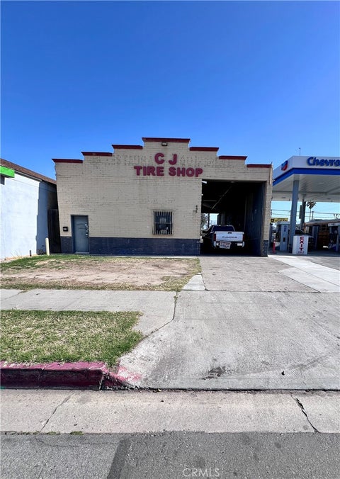 Photo of 695 E Valley BLVD, Colton, CA 92324 (MLS # IV26102482)