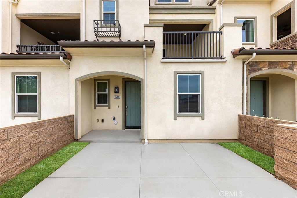 Properties 2 1535 Benito Avenue