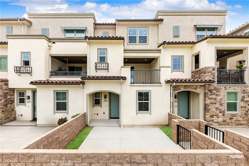 Properties 1 1535 Benito Avenue