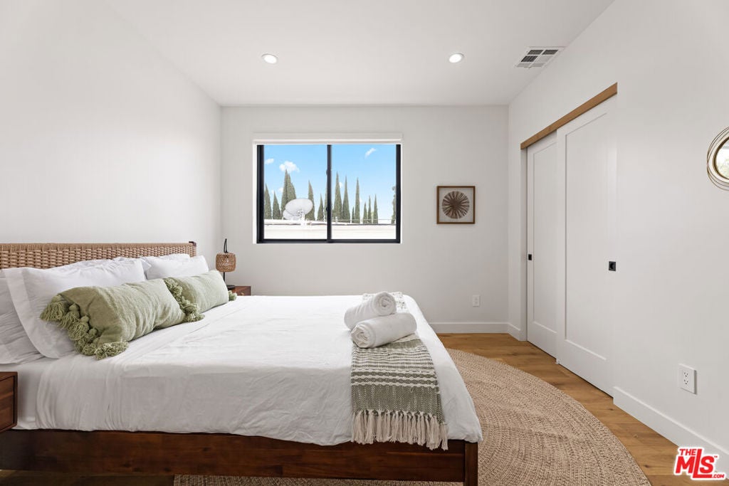 5118 Laurel Canyon