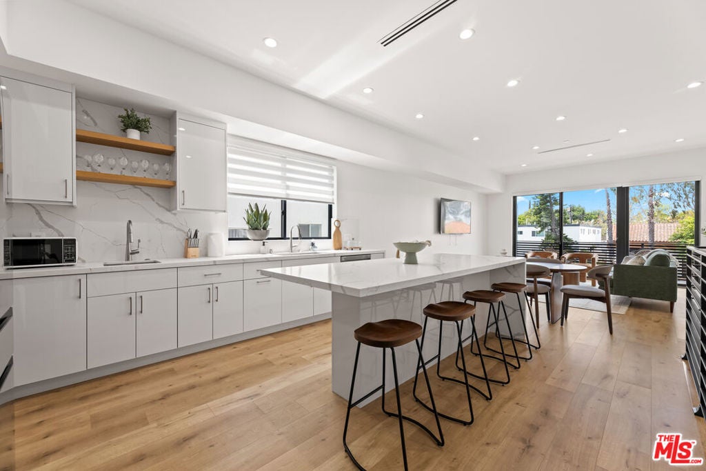 5118 Laurel Canyon