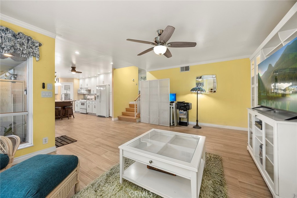 945 Glencliff