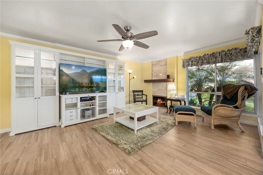 945 Glencliff