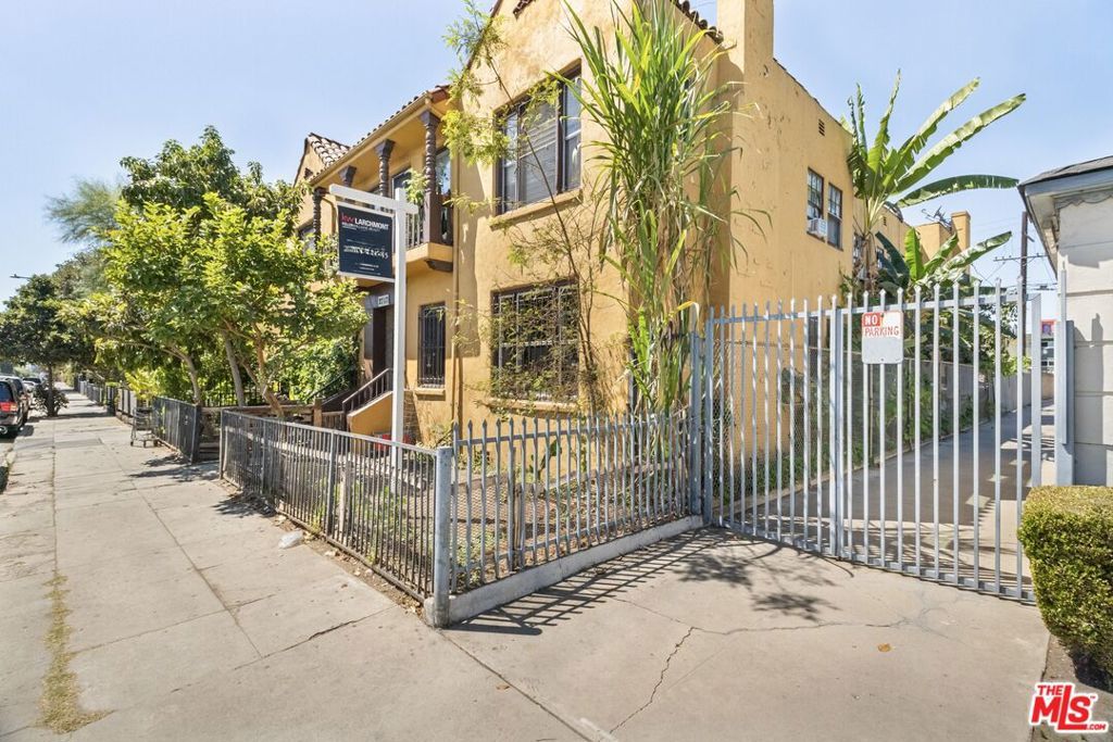 Photo of 2717 S Budlong Avenue, Los Angeles, CA 90007 (MLS # 26668989)