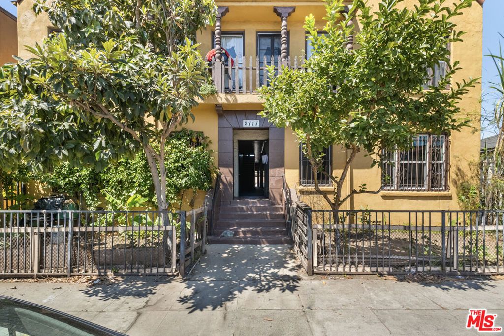 Photo of 2717 S Budlong Avenue, Los Angeles, CA 90007 (MLS # 26668989)