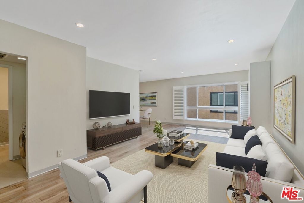 Photo of 1735 N Fuller Avenue #330, Los Angeles, CA 90046 (MLS # 25560861)