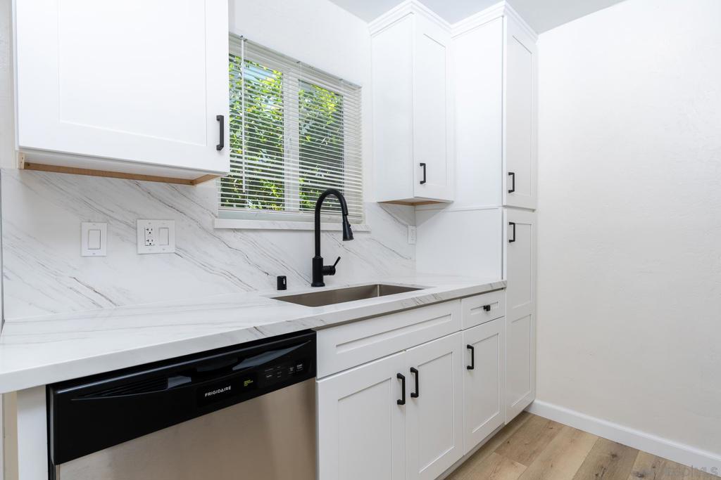 11187 Kelowna Rd 73