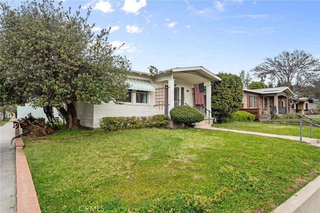 1597 Fair Park Avenue