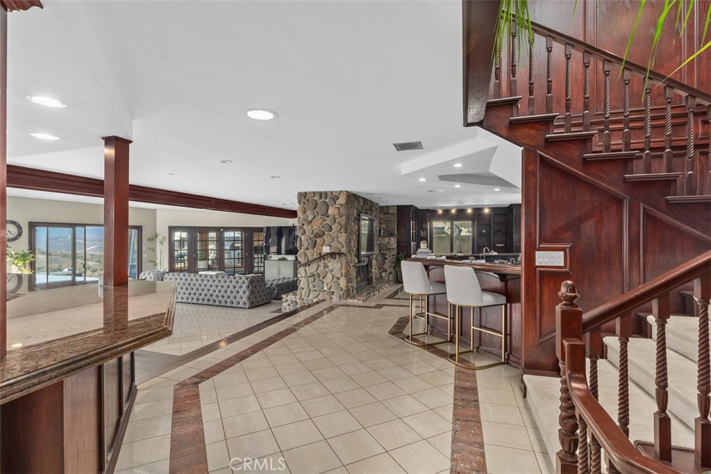 Avenida Acapulco - Residential Lease