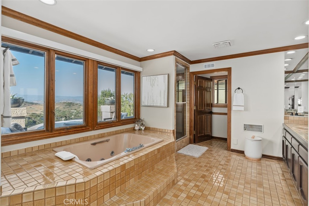 Avenida Acapulco - Residential Lease