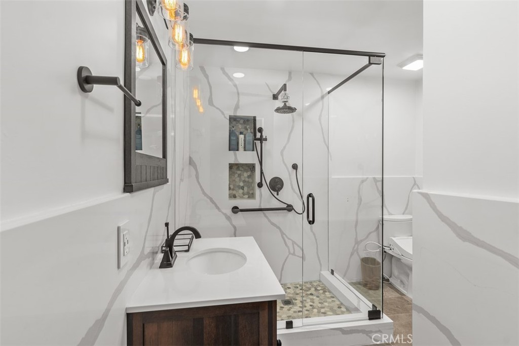 Avenida Acapulco - Residential Lease