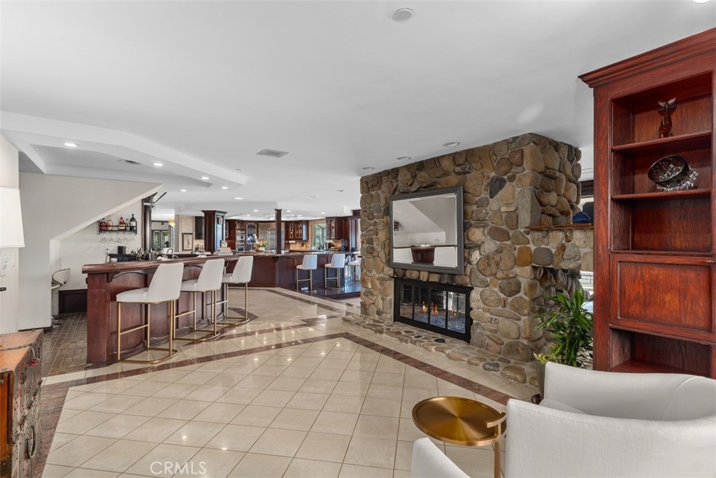 Avenida Acapulco - Residential Lease