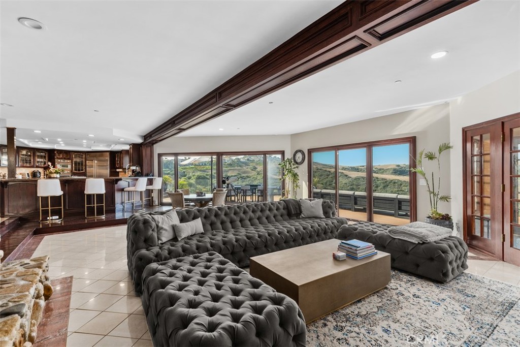 Avenida Acapulco - Residential Lease