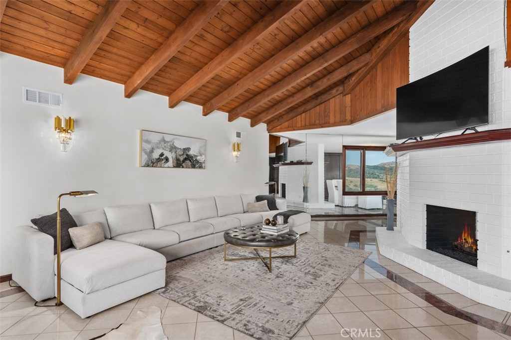 Avenida Acapulco - Residential Lease