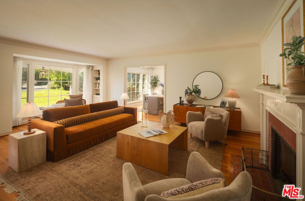 Photo of 308 Oceano Drive, Los Angeles, CA 90049 (MLS # 25611889)