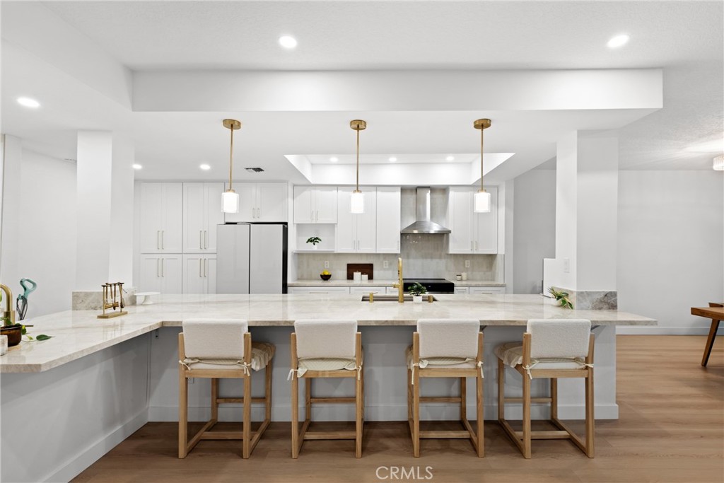 4477 Wilshire Boulevard 202