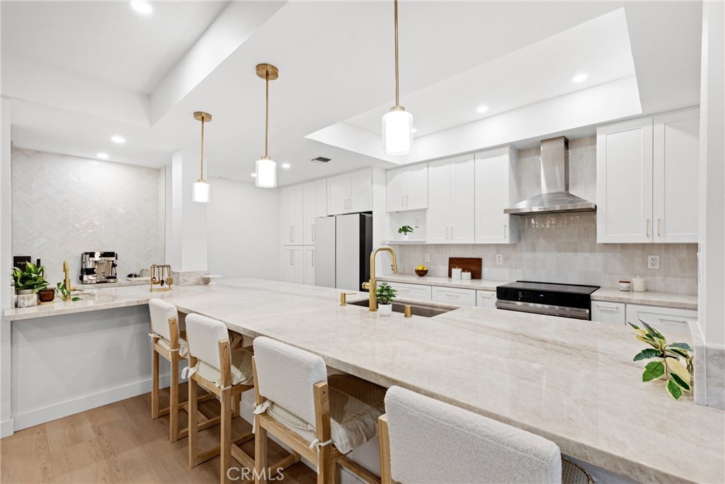 4477 Wilshire Boulevard 202