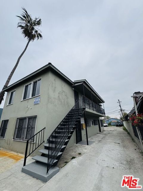 Photo of 810 W 62nd Street #4, Los Angeles, CA 90044 (MLS # 26723105)