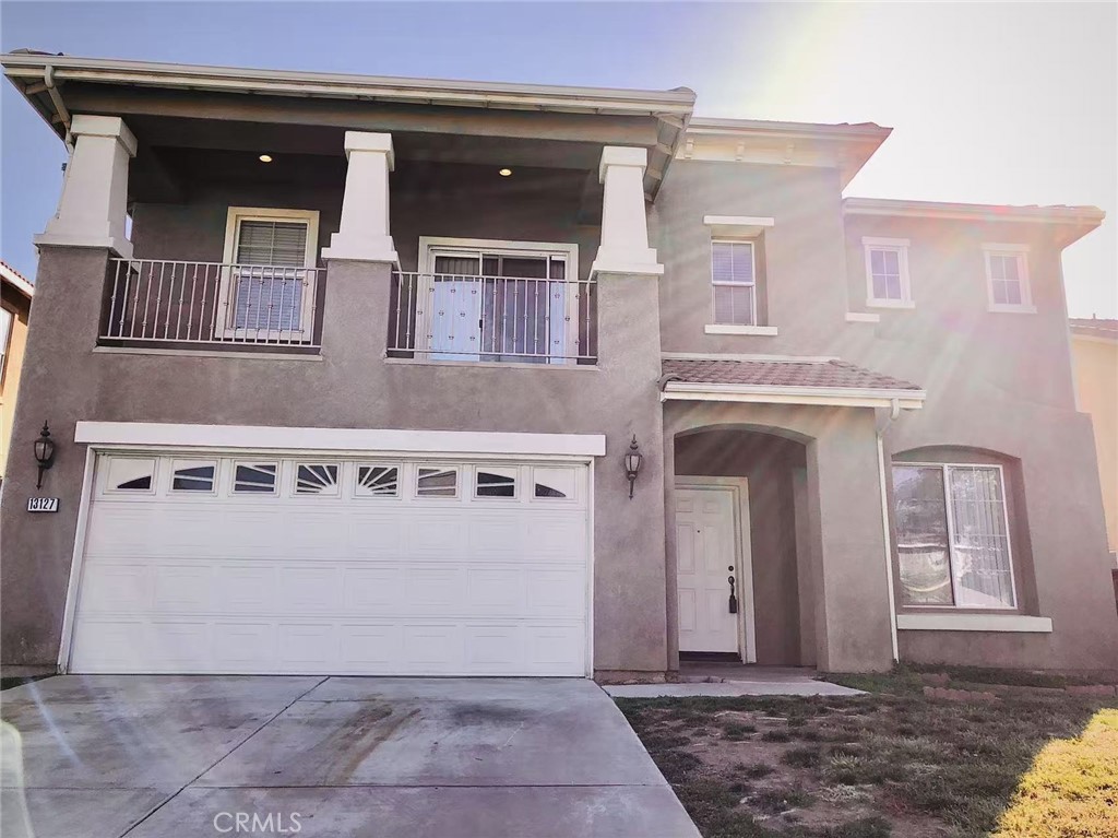 Situated in a super convenient location! Fresh interior paint throughout the entire house last year. Open floor plan with spacious bedrooms and a 3-car garage. Basic furniture, refrigerator, washer, and dryer are included. Features 5 bedrooms and 3 full bathrooms, with one bedroom and one full bathroom located downstairs.
Within walking distance to Edgemont Elementary School and Towngate Elementary School. Also close to middle and high schools, UC Riverside, shopping malls, restaurants, Costco, Walmart, and more.
Don't miss the opportunity—schedule a viewing today!