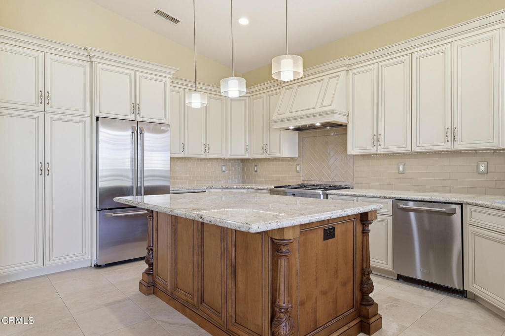 2800 Diamond Drive