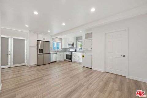 Tiny photo for 3924 Michael Avenue, Los Angeles, CA 90066 (MLS # 26634653)