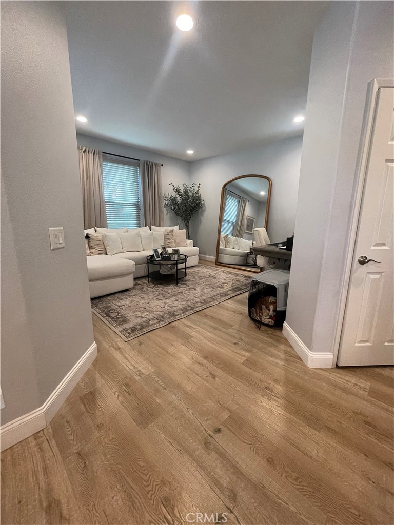 Los Paseos (LOPA) - Residential Lease